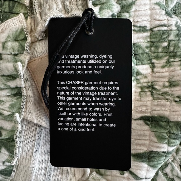 NEW CHASER Rose Print Toile Flare Leg Pull-on Pants Smocked Waist Size Small - Picture 6 of 9